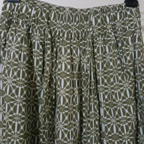 Skirt - Picture 2 of 4